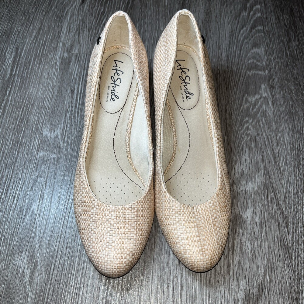 Size 9- Women's LifeStride Parigi Heel Pumps Dress Shoes - Natural